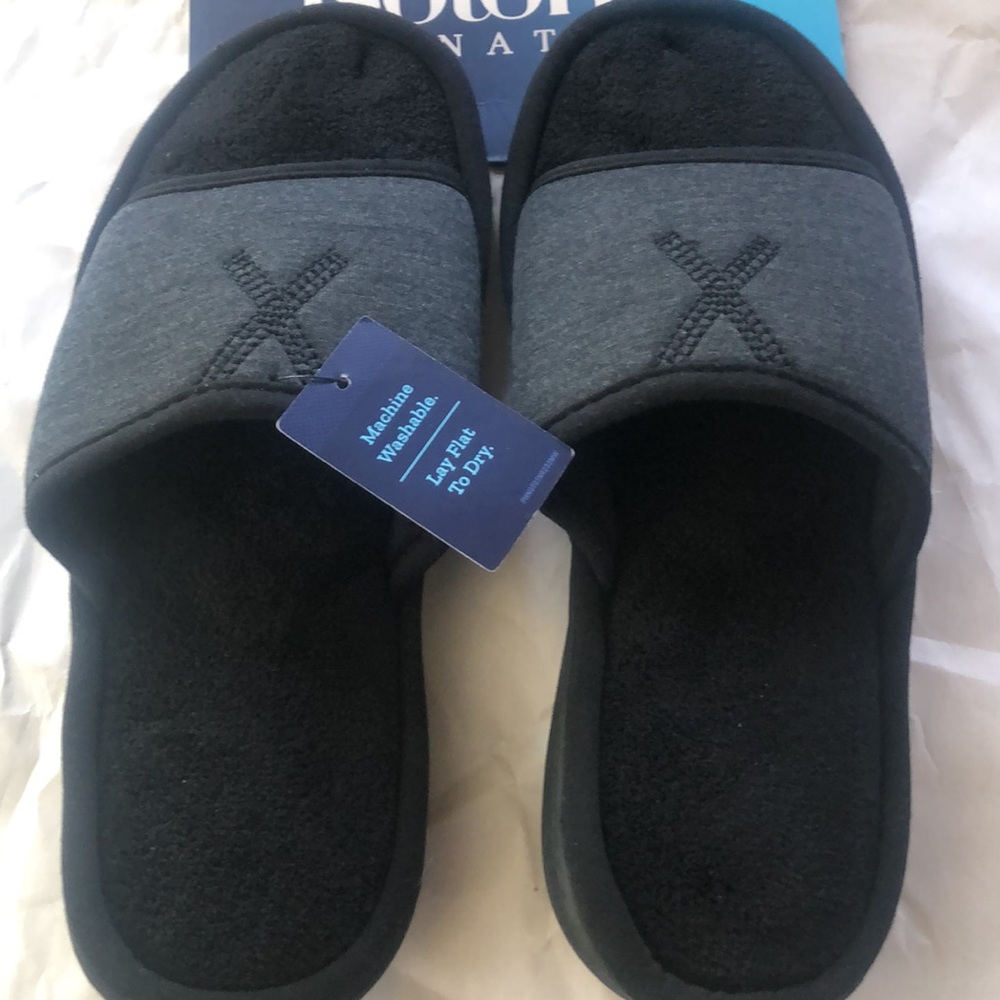 Isotoner black slippers
